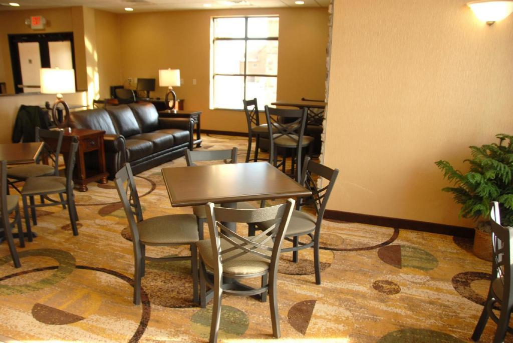 Cobblestone Inn & Suites - Marquette מראה חיצוני תמונה