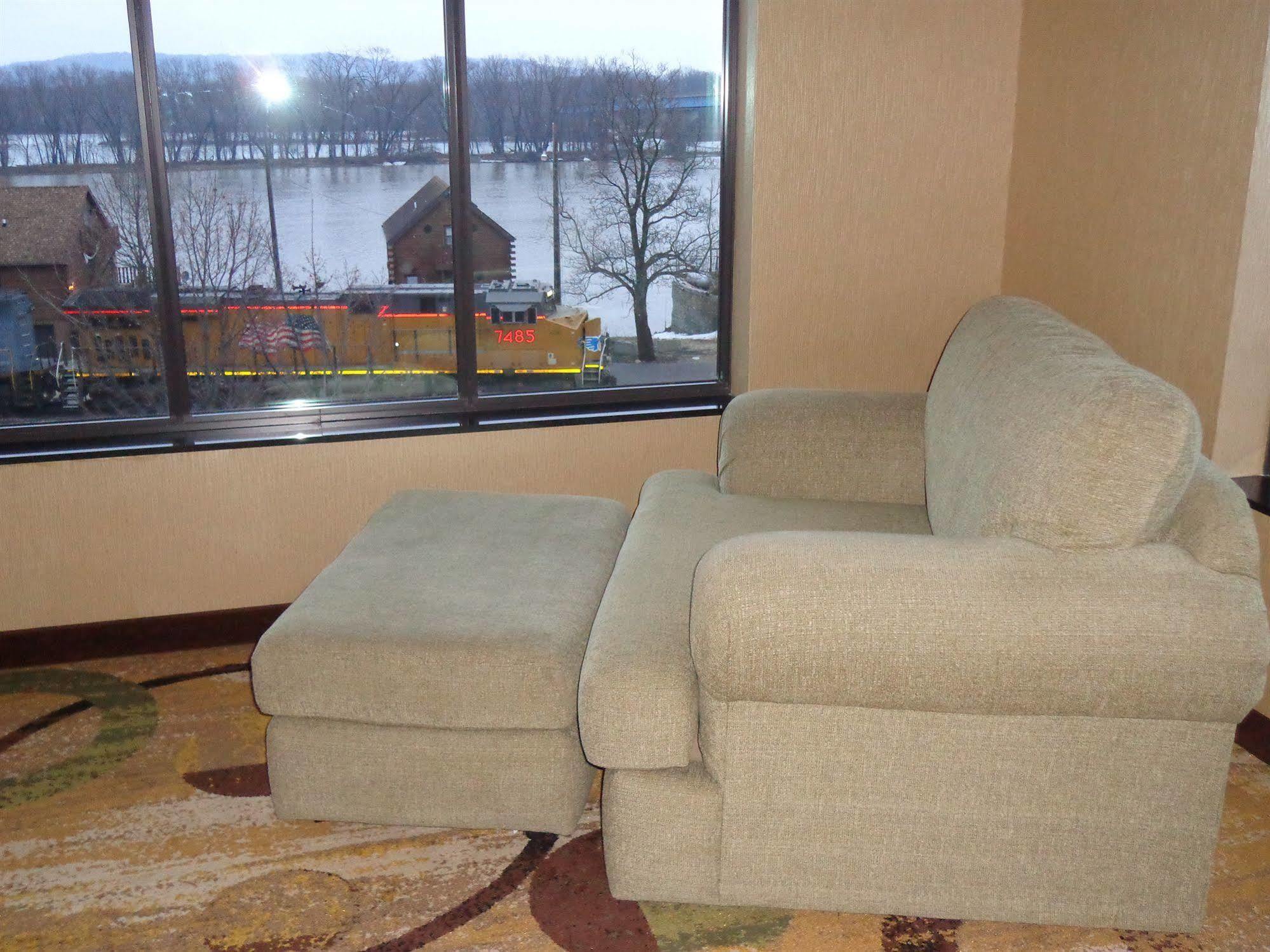 Cobblestone Inn & Suites - Marquette מראה חיצוני תמונה