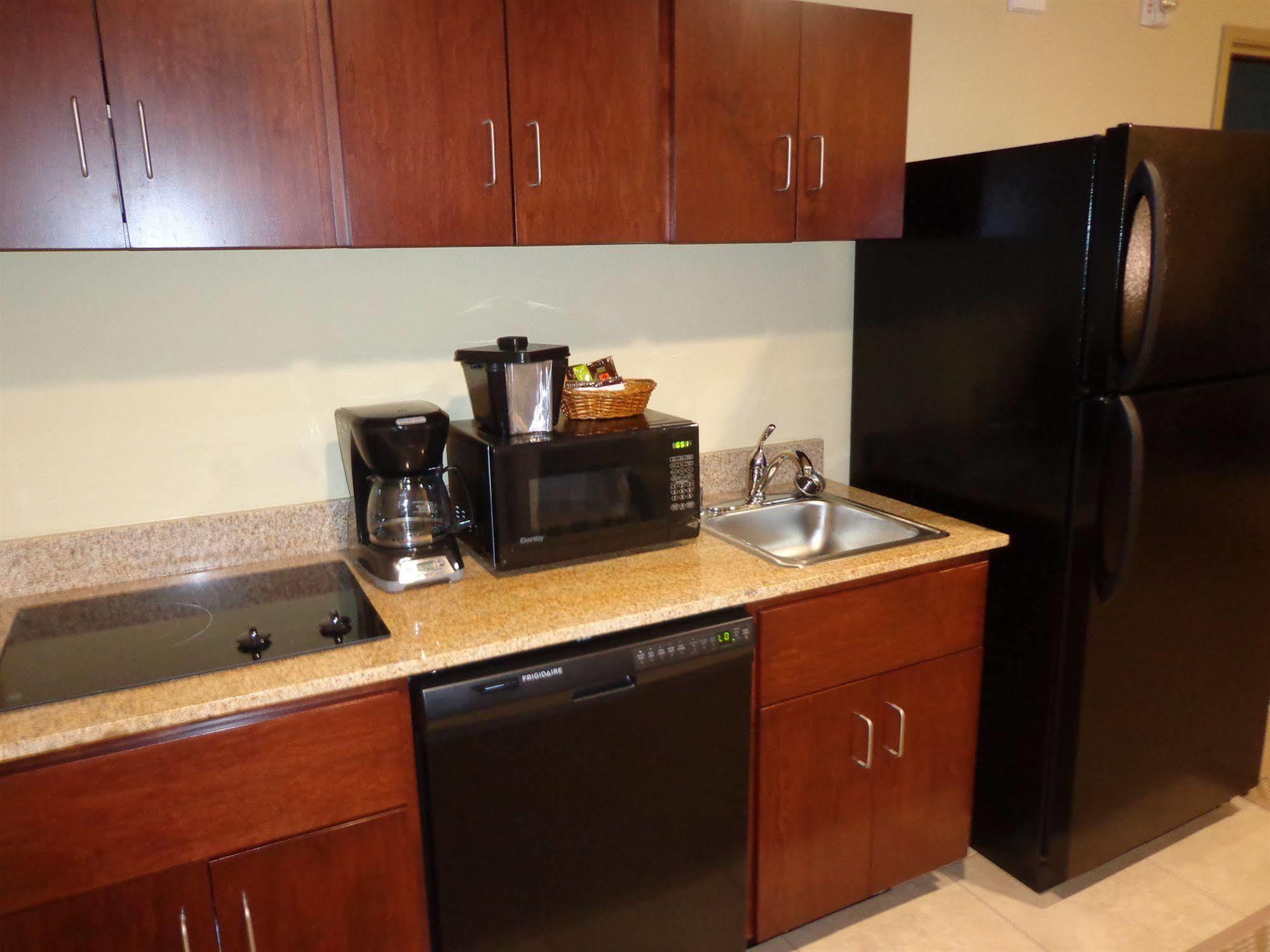 Cobblestone Inn & Suites - Marquette מראה חיצוני תמונה