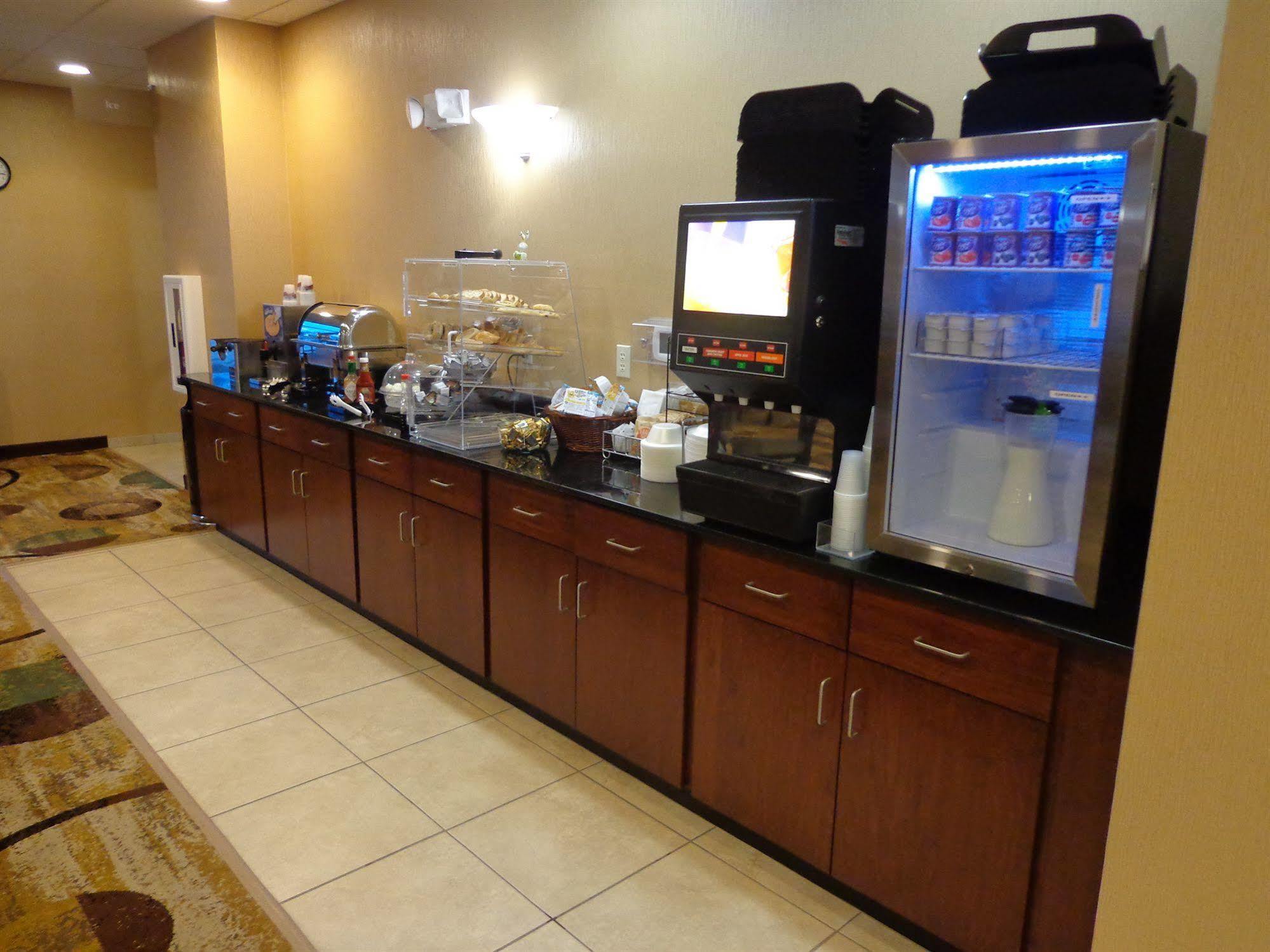 Cobblestone Inn & Suites - Marquette מראה חיצוני תמונה