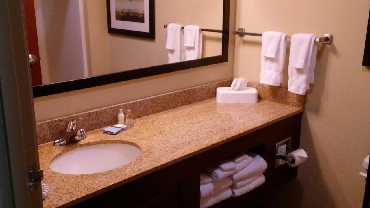 Cobblestone Inn & Suites - Marquette מראה חיצוני תמונה